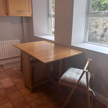 Spacious One Bed In The Centre Of Bré
