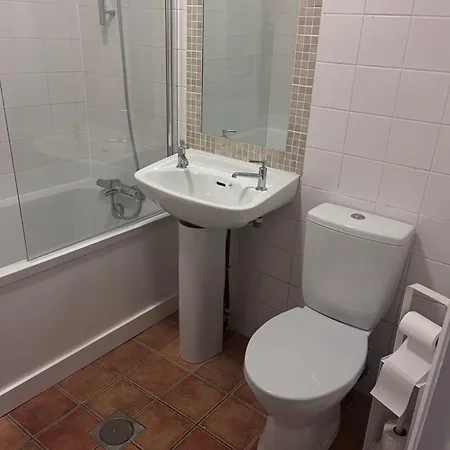 Spacious One Bed In The Centre Of *