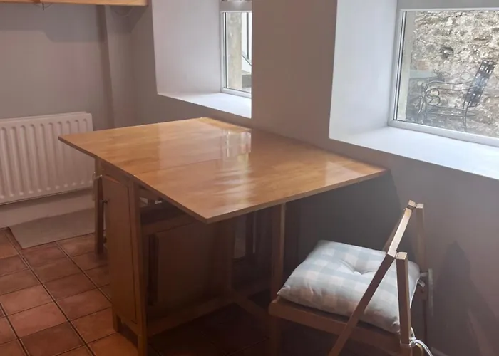 Spacious One Bed In The Centre Of 布瑞