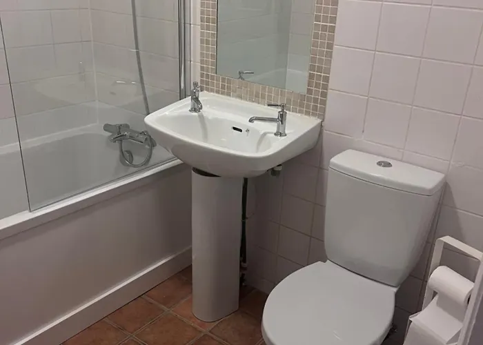 Spacious One Bed In The Centre Of *
